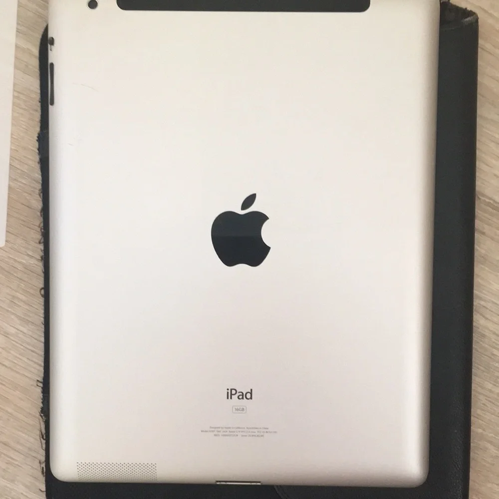 Apple I pad 16G 3G and accessories